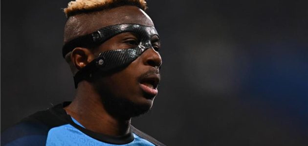 فيكتور أوسيمين يفتح باب انتقاله إلى الدوري الإنجليزي